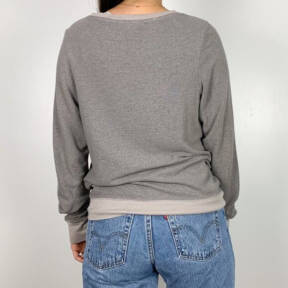 Wildfox Grey Feather Graphic Oversized Pullover Sweatshirt Size Extra Small - Picture 7 of 13